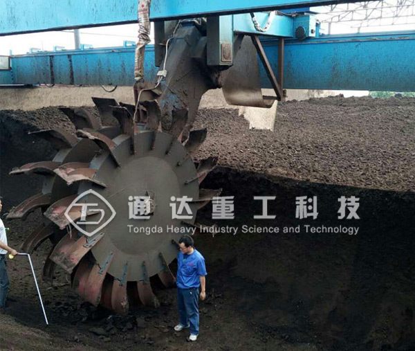 秸稈制作有機(jī)肥生產(chǎn)線流程工藝，秸稈有機(jī)肥生產(chǎn)線設(shè)備廠家哪家好